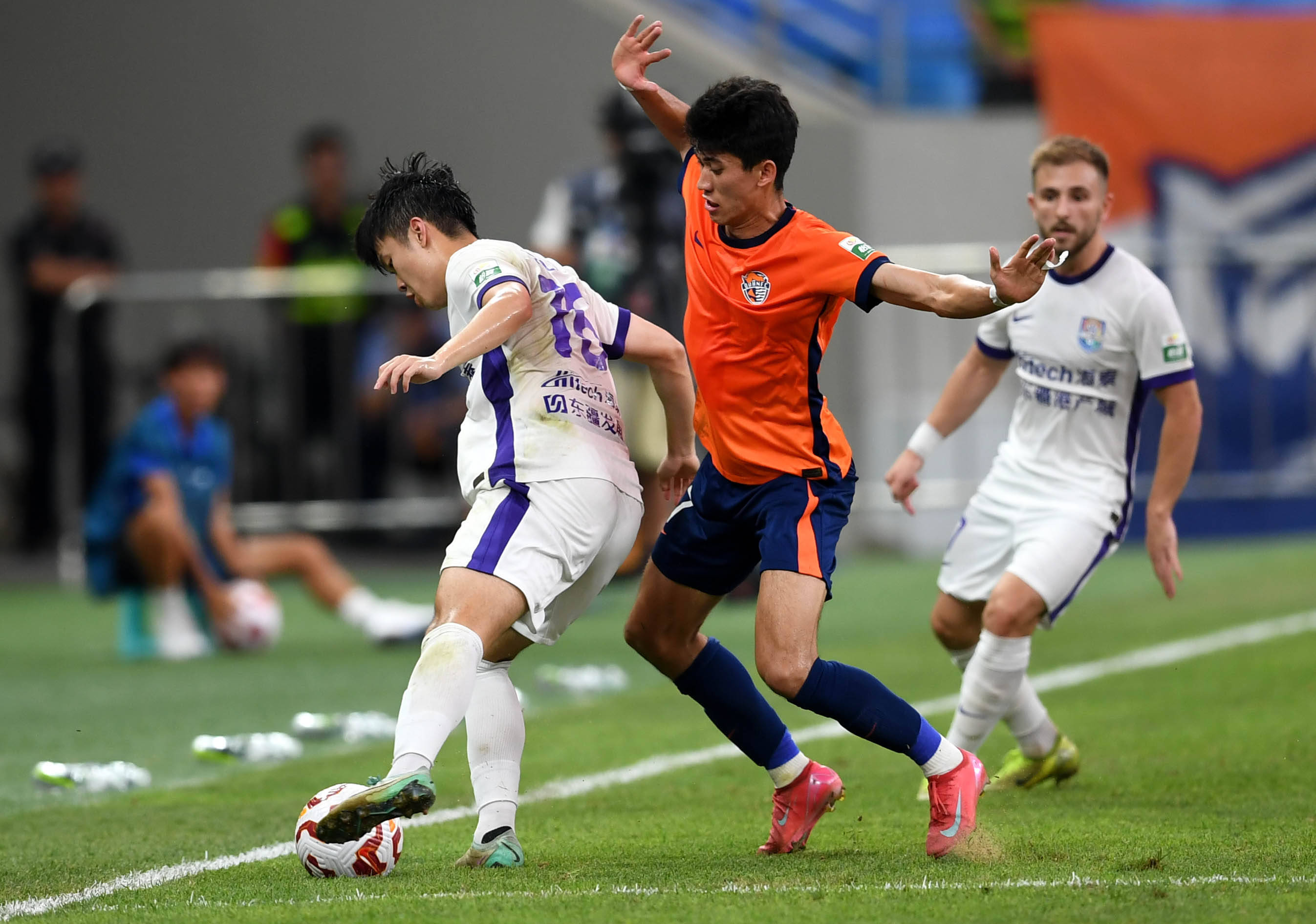 虽然成绩仍 虽然成绩仍